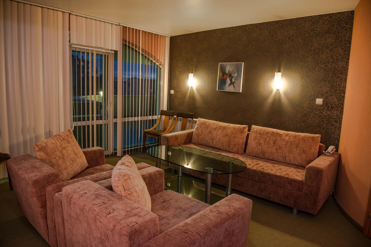 Hotel Kapri Γιάμπολ Εξωτερικό φωτογραφία