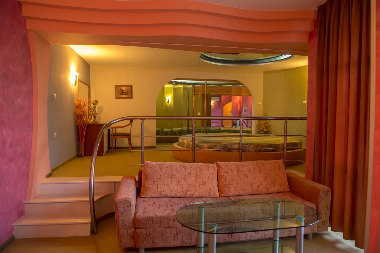 Hotel Kapri Γιάμπολ Εξωτερικό φωτογραφία
