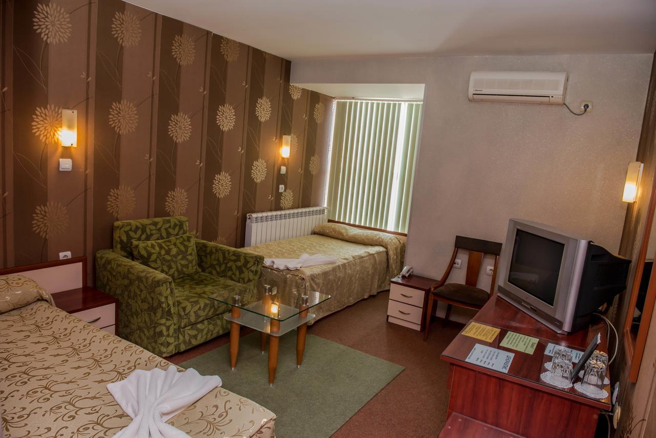 Hotel Kapri Γιάμπολ Εξωτερικό φωτογραφία